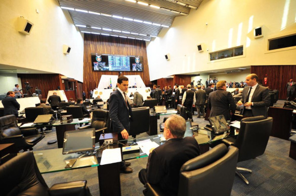 Doze projetos de lei são aprovados na sessão plenária desta segunda-feira (25) na Assembleia Legislativa