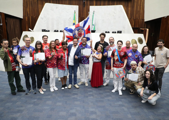Assembleia Legislativa homenageia escola de samba Rosa do Povo, campeã do Grupo de Acesso do Carnaval de Curitiba