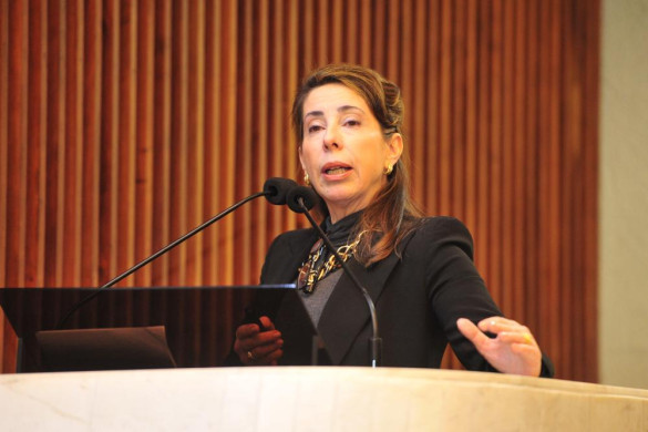 A prevenção e o combate à osteoporose motivam pronunciamento na Assembleia Legislativa