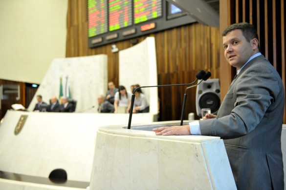 Delegado da Policia Federal fala aos deputados sobre a greve da categoria