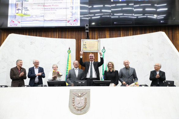 Assembleia reconhece legado na Ceasa e concede título de Cidadão Benemérito a Eder Bublitz