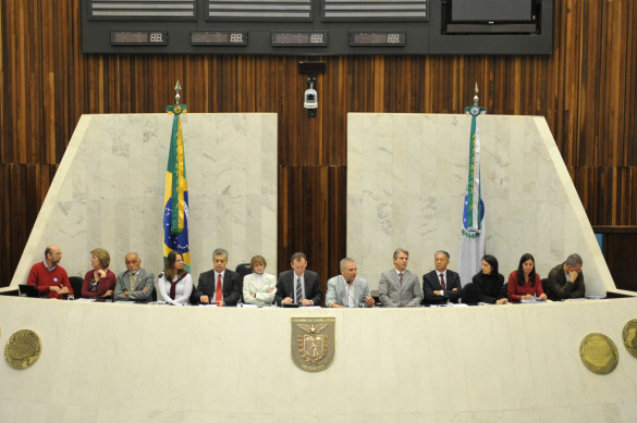 Assembleia debate prioridades para a Conferência Nacional de Educação