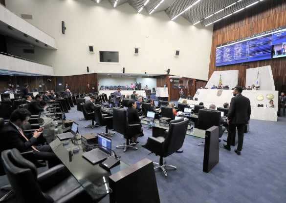 Aprovado projeto que reforça alerta sobre uso excessivo de telas na infância