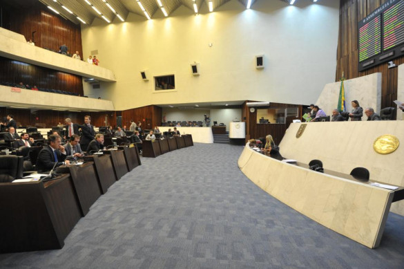 Deputados aprovam 16 projetos na sessão desta quarta-feira (23)