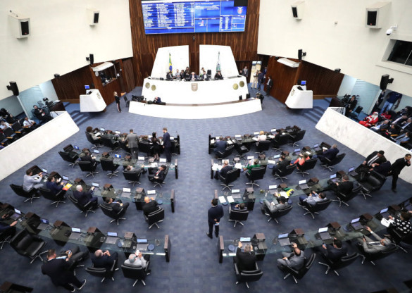 Parlamento retoma as atividades no dia 5 de fevereiro