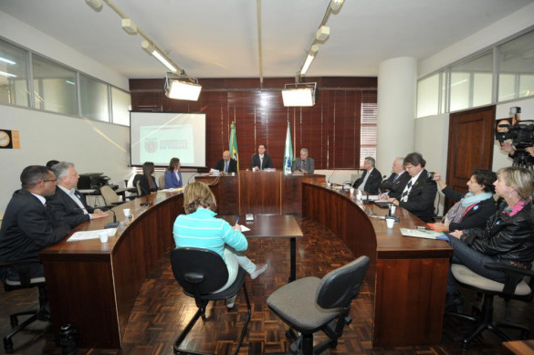 Agenda Paraná ouve Reinhold Stephanes em sua segunda reunião