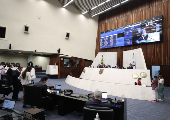 Assembleia encerra trabalhos em 2021 aprovando projeto que reajusta piso salarial dos professores