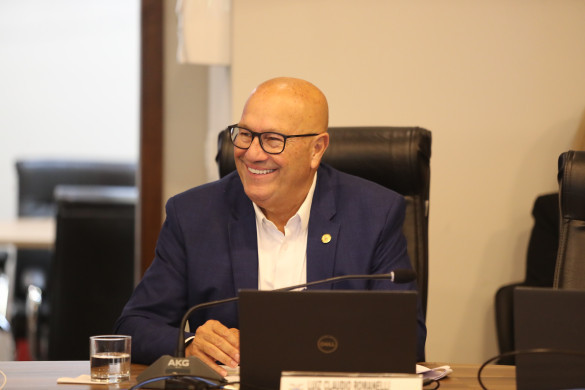 Paraná vai reduzir em 55% custos da CNH, destaca deputado Luiz Claudio Romanelli (PSD)