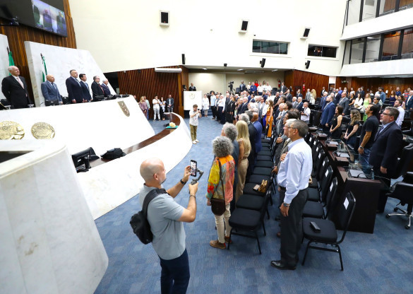Assembleia Legislativa celebra os 172 anos da emancipação política do Paraná em Sessão Solene com autoridades e representantes da sociedade