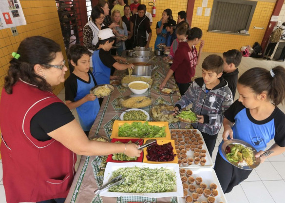 Audiência debate a possibilidade da terceirização da merenda escolar