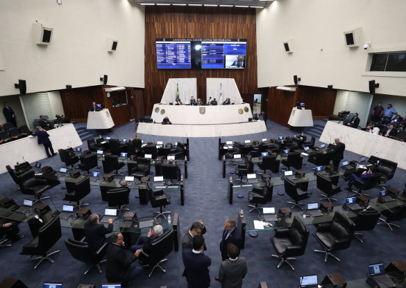 Aprovados projetos que reforçam quadros de servidores de órgãos públicos