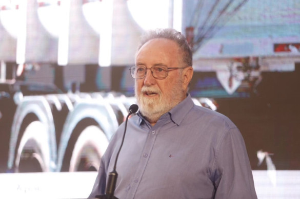 Deputado Tercilio Turini (PSD) parabeniza o jornal Folha de Londrina pelos 75 anos de fundação