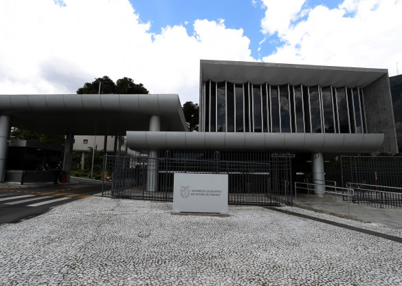 Semana na Assembleia Legislativa será marcada pelo debate sobre o passaporte da vacina na Comissão de Educação
