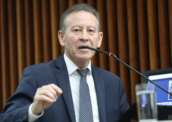 Deputado Professor Lemos (PT) defende projeto que isenta servidores aposentados da contribuição previdenciária até o teto do INSS