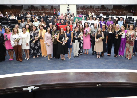 Bancada Feminina homenageia mulheres de destaque no Paraná em celebração ao Dia da Mulher