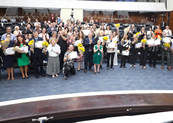 Assembleia Legislativa celebra os 110 anos da Faculdade de Artes do  Paraná