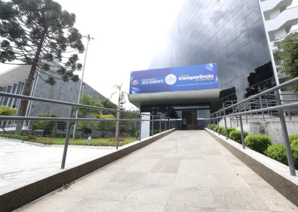 Debates sobre tarifaço, Outubro Rosa, PPA e homenagens marcam a programação da Assembleia na próxima semana