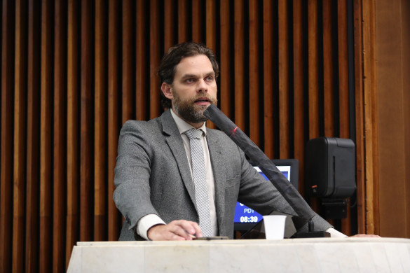 Deputado Goura critica aumento de 35% nos gastos com propaganda do Governo do Estado