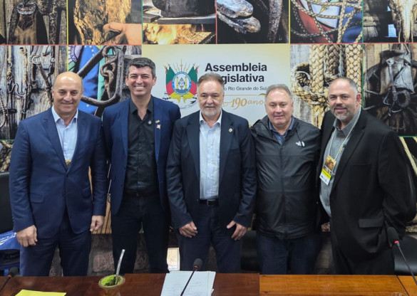 Líder do Bloco Temático da Madeira, deputado Artagão Júnior (PSD), participa de reunião sobre setor florestal, em Porto Alegre