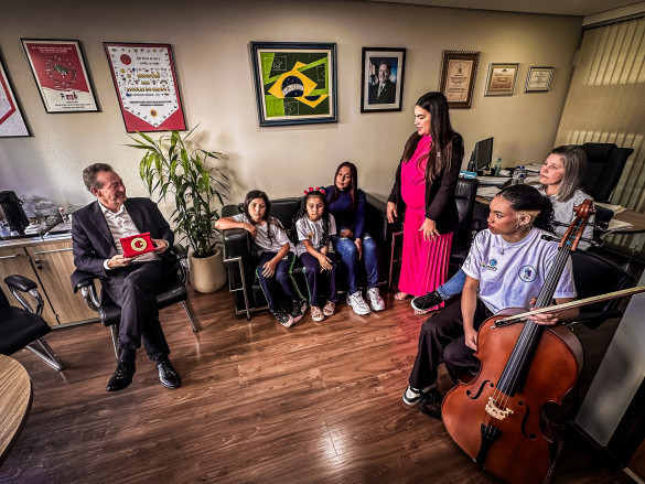 Deputado Professor Lemos (PT) destaca Tunas do Paraná por selo ouro nacional de alfabetização