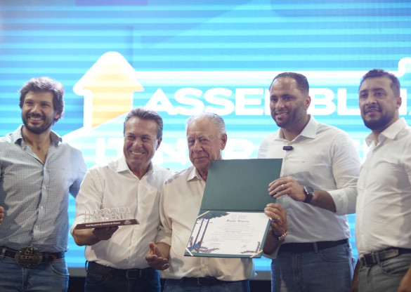 Personalidades de Umuarama e região são homenageadas durante abertura da Assembleia Itinerante