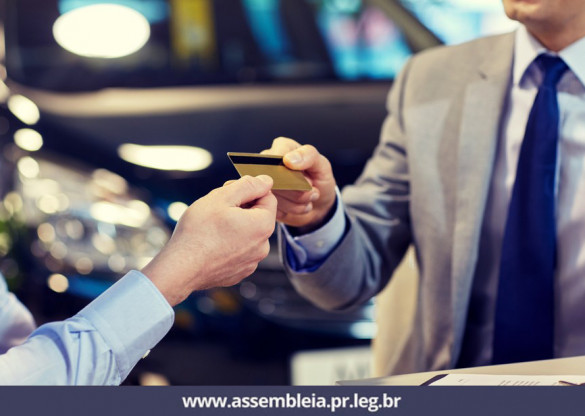 Lei proíbe cobrança de valor mínimo para compras com cartões