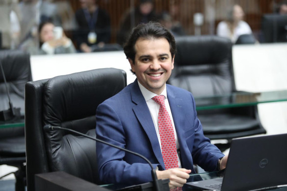Deputado Luiz Fernando Guerra (União) propõe ampliação da idade atendida pelo Programa Leite das Crianças no Paraná
