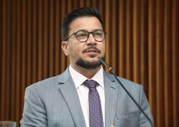 Em discurso no Plenário, líder da Oposição denuncia precarização dos serviços prestados pela Copel