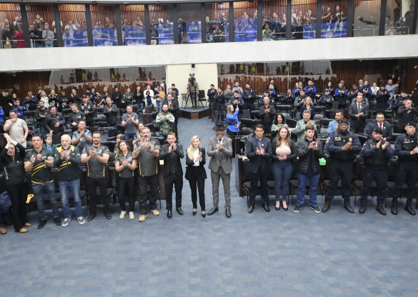 CACs são homenageados em concorrida sessão solene na Assembleia