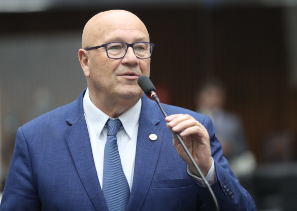 Em requerimento, deputado Romanelli (PSD) pede ao MEC liberação imediata dos recursos atrasados do Escola em Tempo Integral