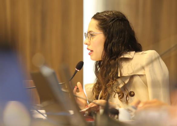Deputada Ana Júlia (PT) questiona projeto que aumenta as custas judiciais no Paraná