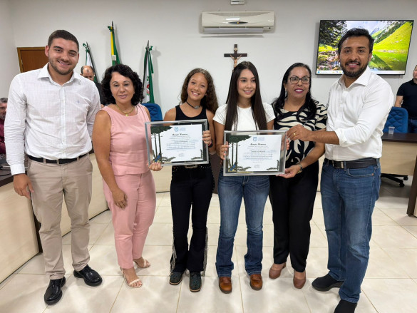 Em Tapejara, deputado Adriano José (PP) entrega Menção Honrosa a campeões da montaria em touros e da prova dos três tambores