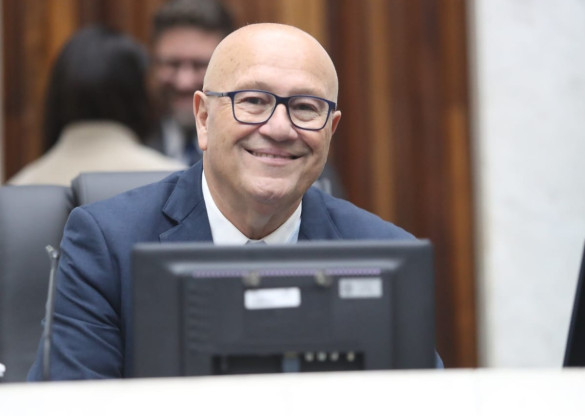 Deputado Luiz Claudio Romanelli (PSD) aponta avanços nos direitos dos portadores de fibromialgia e no tratamento de equoterapia pelo SUS