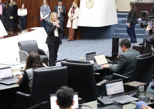 Ex-governadores do Paraná participam de bate-papo com deputados universitários