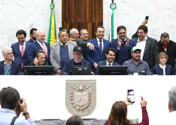 Assembleia Legislativa assegura acordo para votação e sanção de lei que beneficia produtores de leite paranaenses