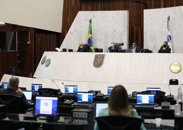 Sinal vermelho é mais uma vitória das mulheres no combate à violência