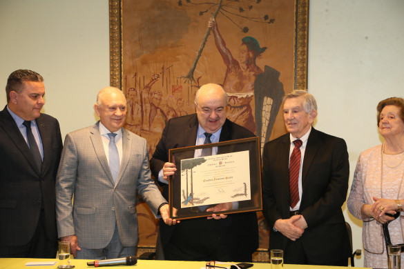 Euclides Scalco recebe título de Cidadão Honorário do Paraná