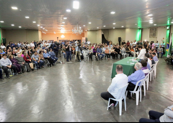 Assembleia recebe reivindicações da população durante sessão especial em Santo Antônio da Platina