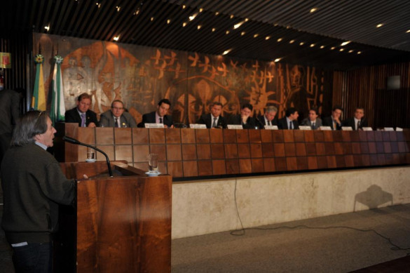 Técnicos falam à CPI dos Pedágios e deputados definem oitiva de ex-governador Jaime Lerner