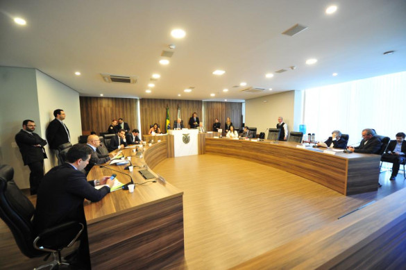 Em sessão extraordinária, CCJ aprova doação de imóveis pelo Poder Executivo