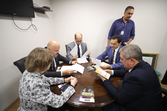 Comissão da Assembleia aprova campanha permanente de aconselhamento genético no Paraná