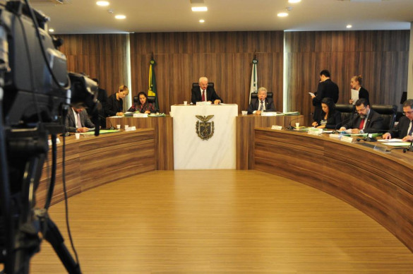 CCJ aprova projeto para ampliar direitos de alunos com Síndrome de Down