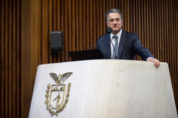 Plauto pede esclarecimentos sobre implantação do META 4
