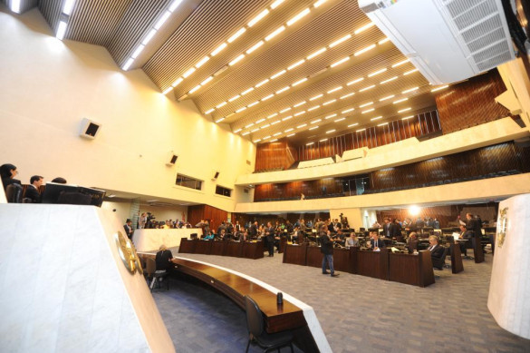 Assembleia aprova projeto que incentiva o uso de giz antialérgico nas escolas