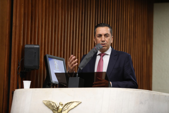 Deputado propõe subsídio para compra de geradores em propriedades rurais do Paraná
