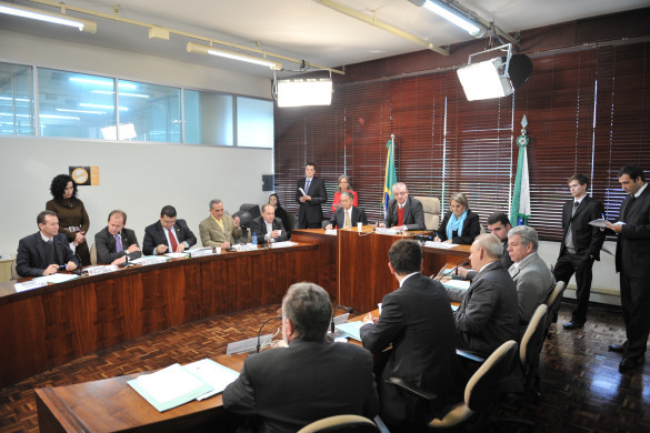 CCJ aprova reajuste de 6,49% em parcela única aos servidores estaduais