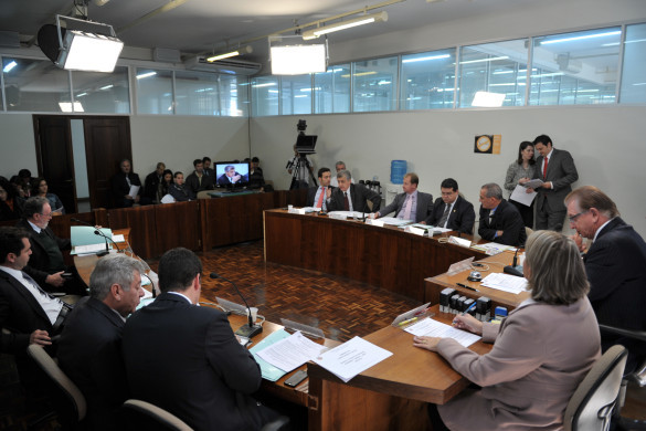 CCJ aprova integração de entidades de ensino superior na UNESPAR