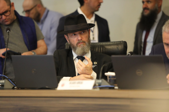 Projeto de lei visa garantir certidões em Braille para pessoas com deficiência visual no Paraná