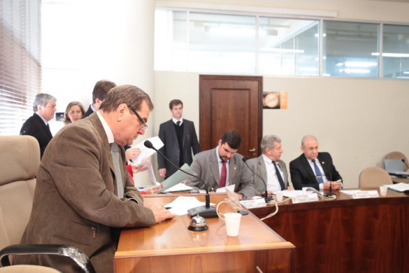 CCJ aprova projeto que pretende regularizar quadro de pessoal do Judiciário