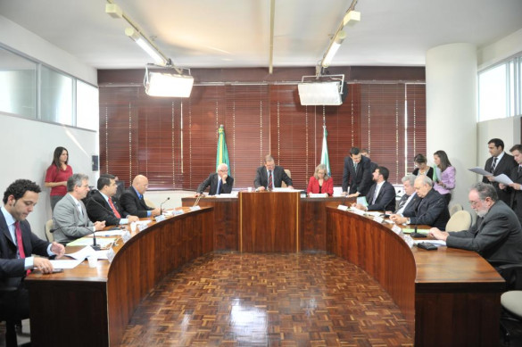 CCJ aprova projeto que trata da contratação de pessoal por tempo determinado